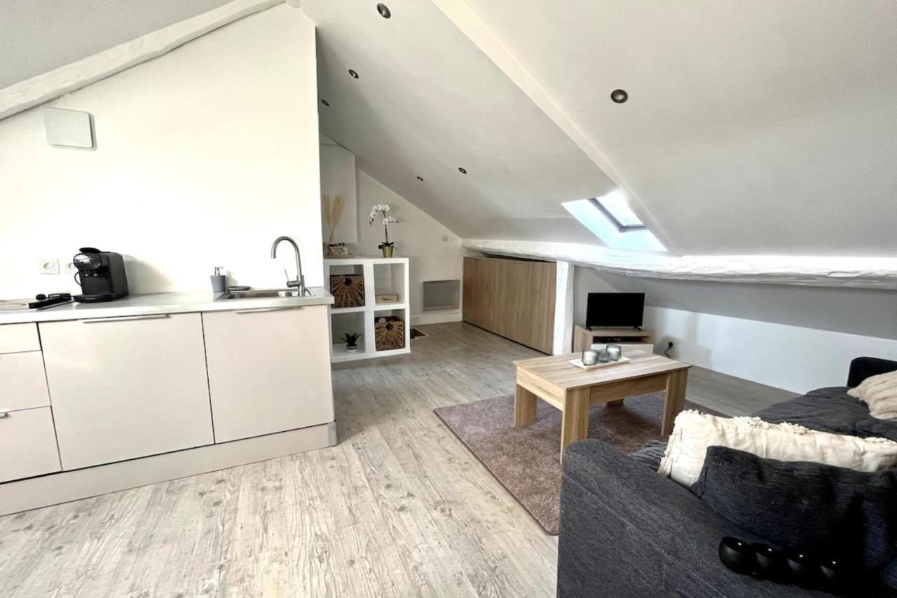 The Little French Studio - Fontainebleau Apartment Екстериор снимка