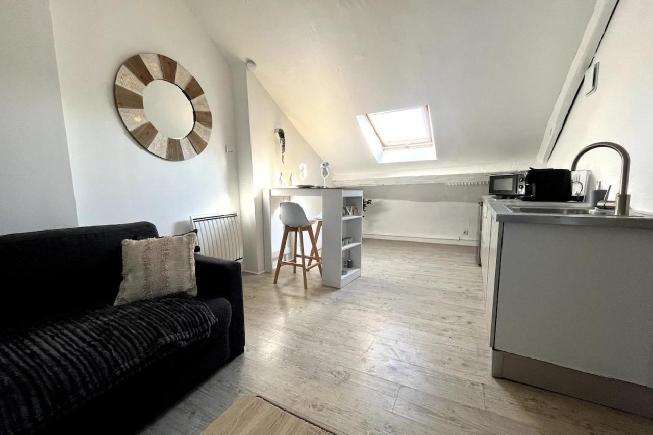 The Little French Studio - Fontainebleau Apartment Екстериор снимка