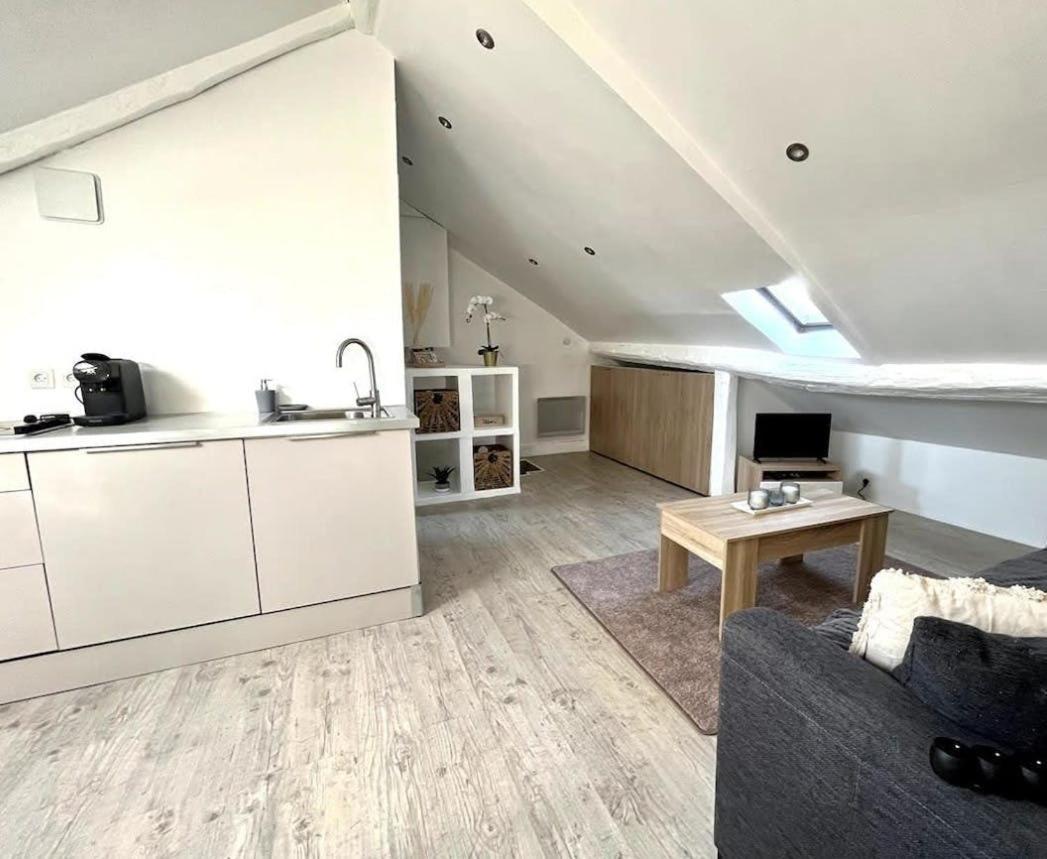 The Little French Studio - Fontainebleau Apartment Екстериор снимка