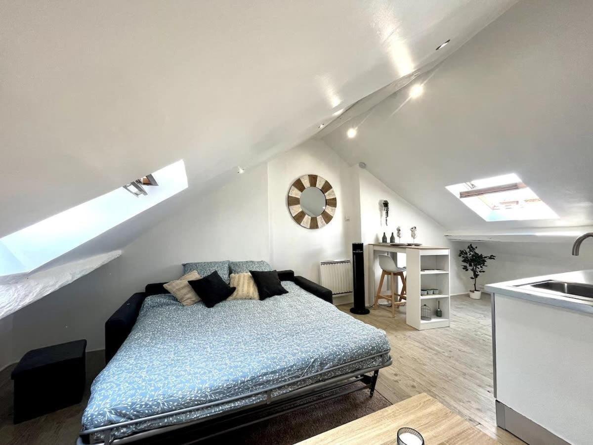 The Little French Studio - Fontainebleau Apartment Екстериор снимка