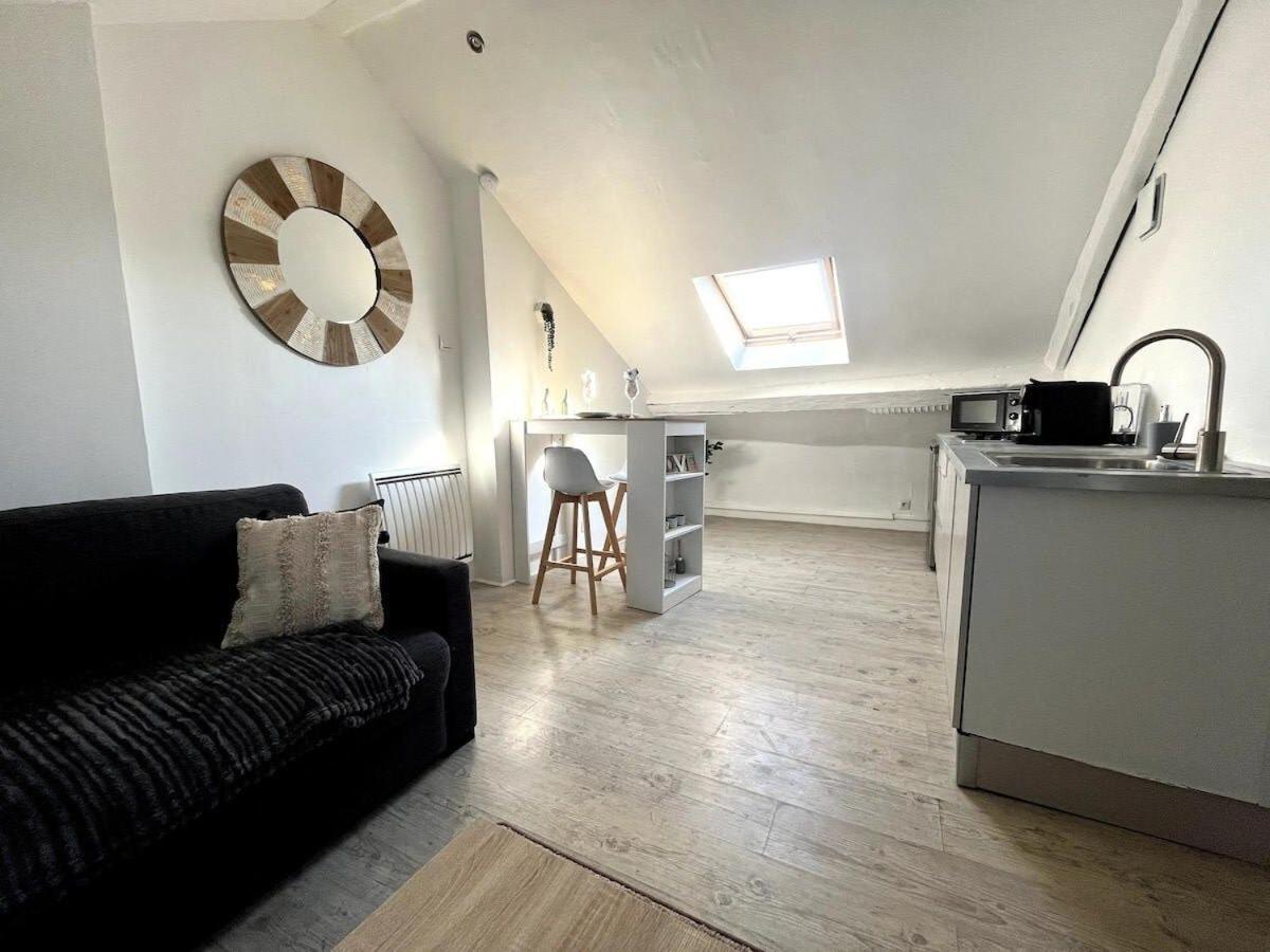 The Little French Studio - Fontainebleau Apartment Екстериор снимка
